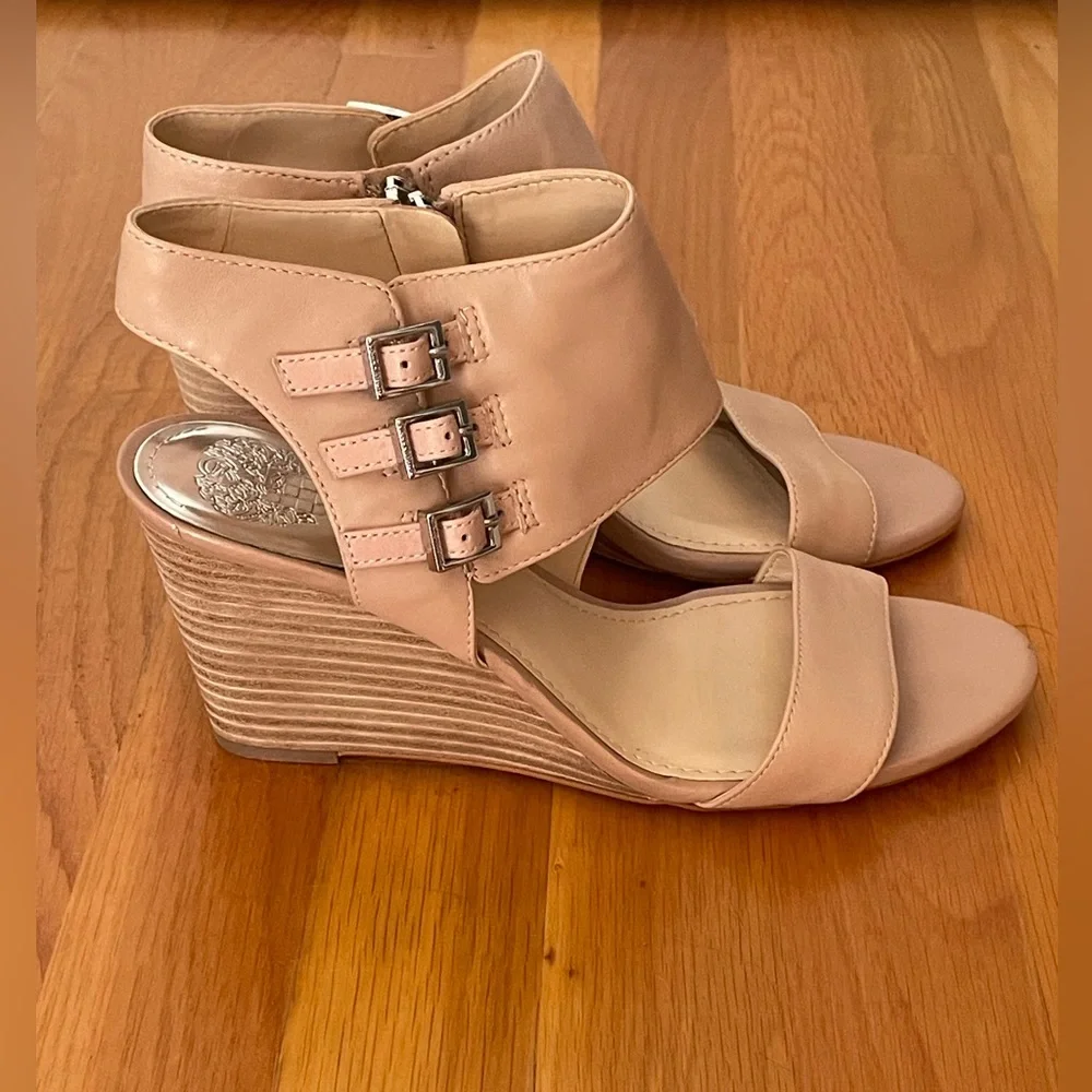 Vince Camuto Lyssia Leather Wedge Heels Open Toe Sandals‎ Tan US 8.5 EU 38.5